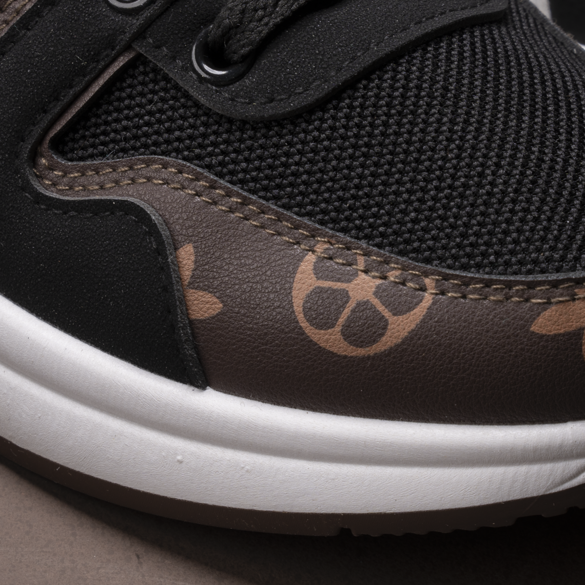 Men’s Sneakers G004