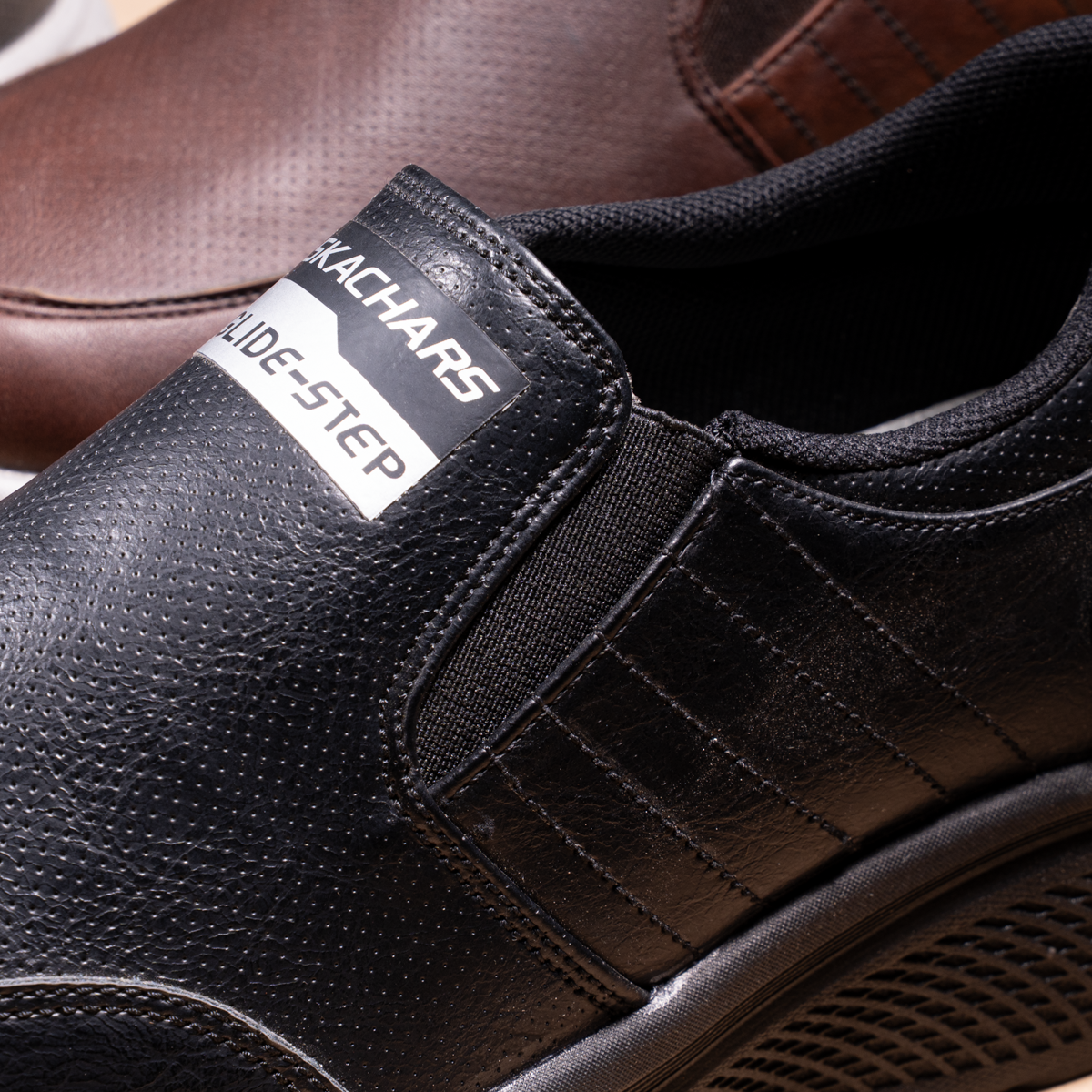 Glide Step Leather Skechers